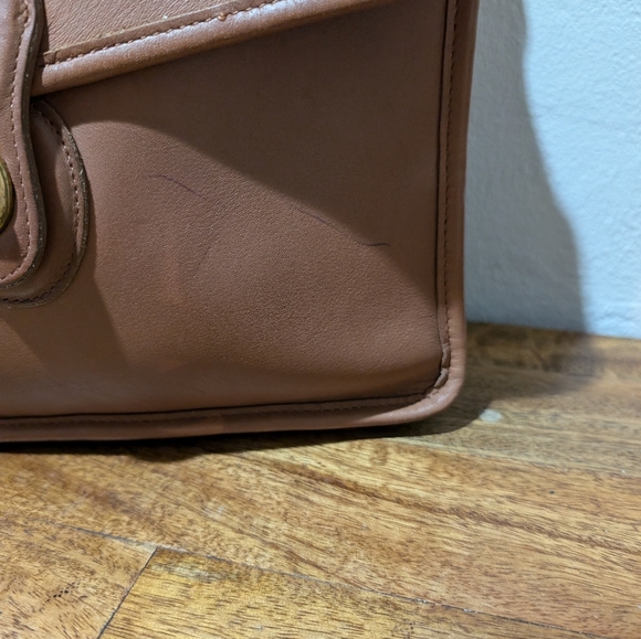 Coach Vintage Leather Willis Bag 9927 In Light Brown( no strap) - Picture 2 of 10